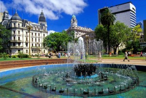 Argentina Buenos Aires Plaza de Mayo 300x2021 COUNTRY PROFILE: Haunted by a Poor Image, Argentina Bids to Become a Key Latin America Outsourcing Player